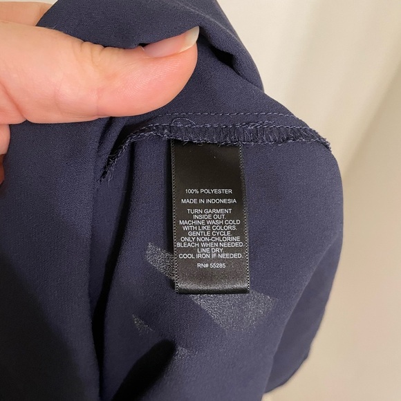 Express Small Blouse - Picture 5 of 6